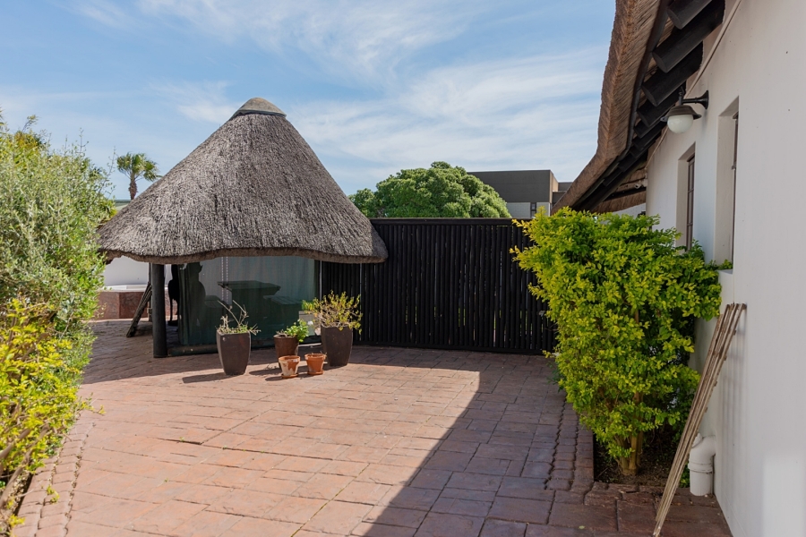 5 Bedroom Property for Sale in Myburgh Park Western Cape